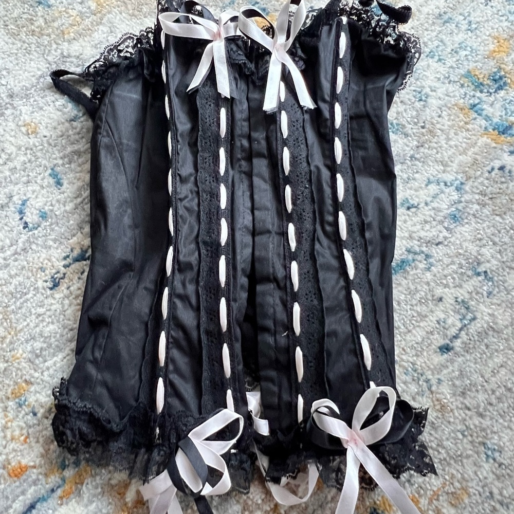 Black and pale pink corset top